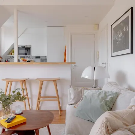 1-bedroom Gem Eiffel Tower View, Terrace, And Ac Lejlighed Paris