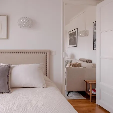1-bedroom Gem Eiffel Tower View, Terrace, And Ac Apartment Paris