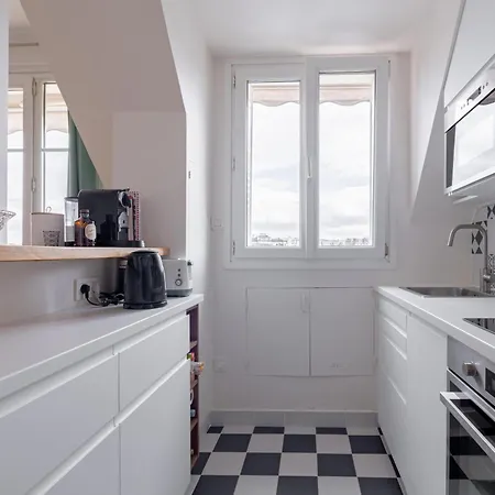 1-bedroom Gem Eiffel Tower View, Terrace, And Ac Paris